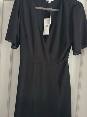 socialite scallop trim bodycon dress | Dresses | Nwt Socialite R Blue L Trim neckline